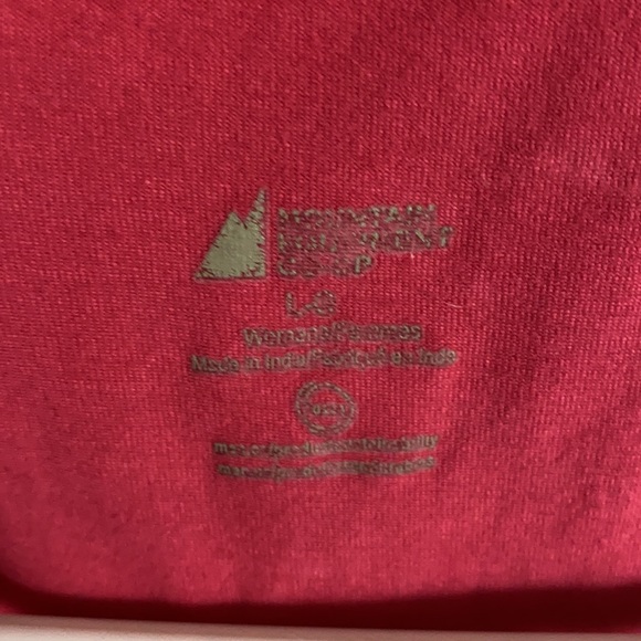 2/$24 Salmon pink MEC tshirt - Picture 5 of 7